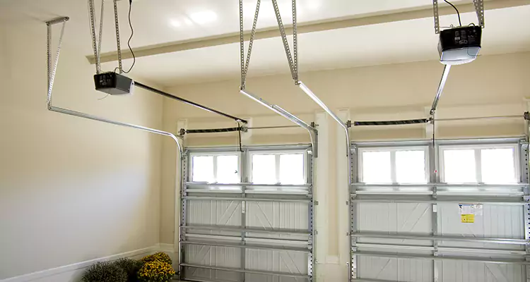 Residential Emergency Garage Door Repair in Bartow, FL