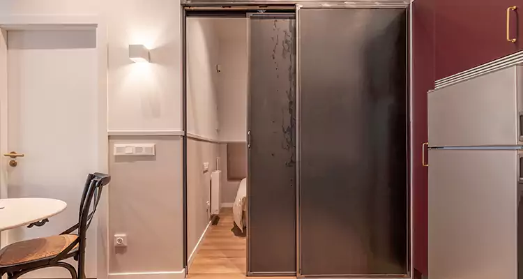 We Fix Closet Sliding Door in Bartow, FL 