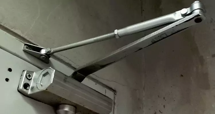Door Closer Parallel Arm Installation in Bartow, FL