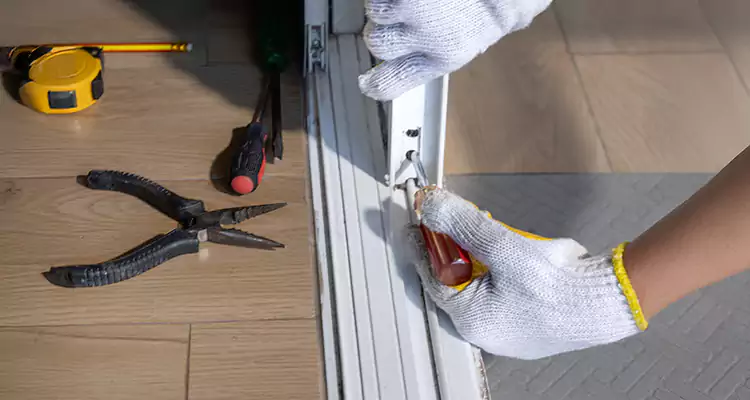 Closet Sliding Door Track Repair in Bartow, FL